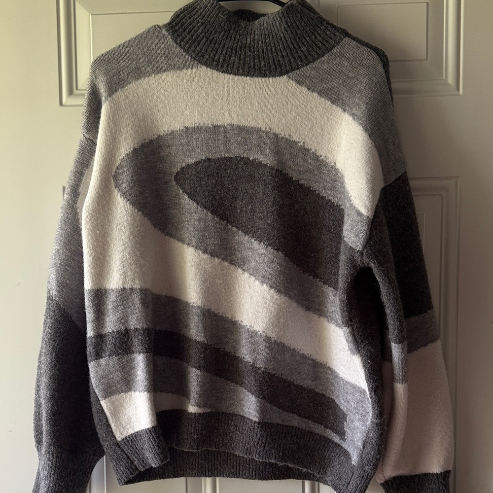 🔥3/$18 Gilli Abstract Soft Sweater